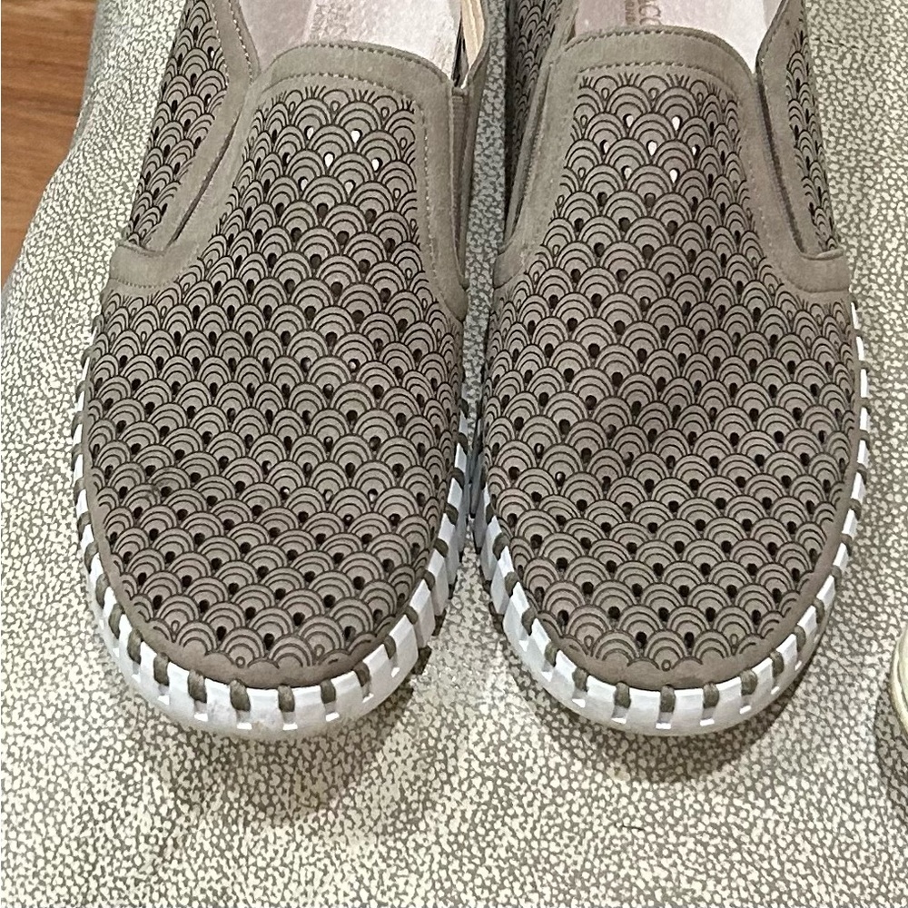 Stylish Brown Slip-On women’s ILSE JACOBSEN